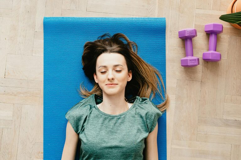 A Beginner’s Guide to Stretching at Home for Flexibility and Comfort