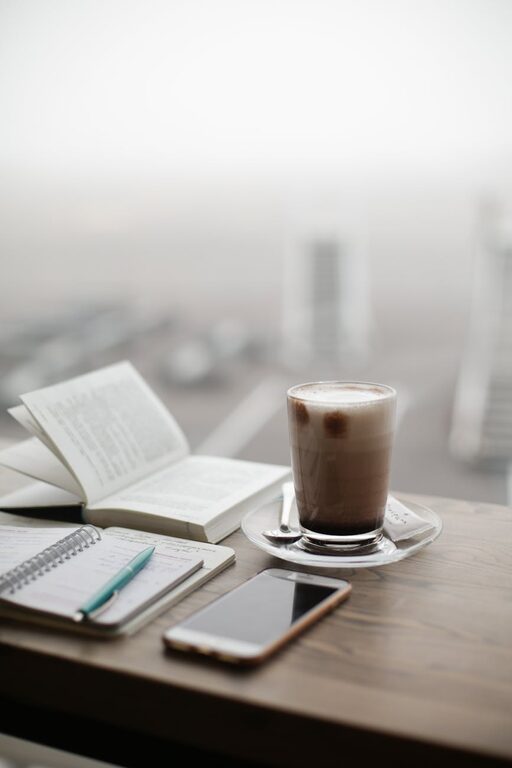 Beginner Guide to Journaling Every Day for a Happier Mind